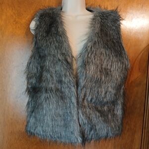 🧭Wenxi L faux fur NWOT
